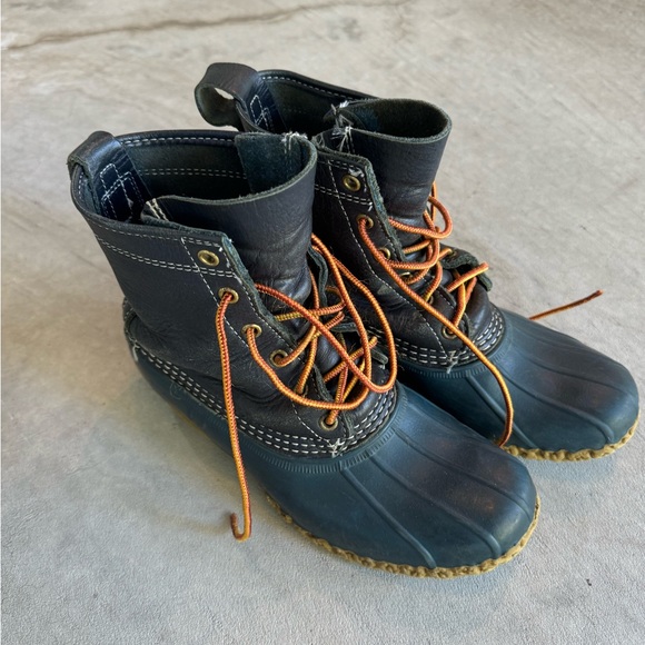 L.L. Bean Shoes - Navy blue gorgeous LL Bean Duck Boots